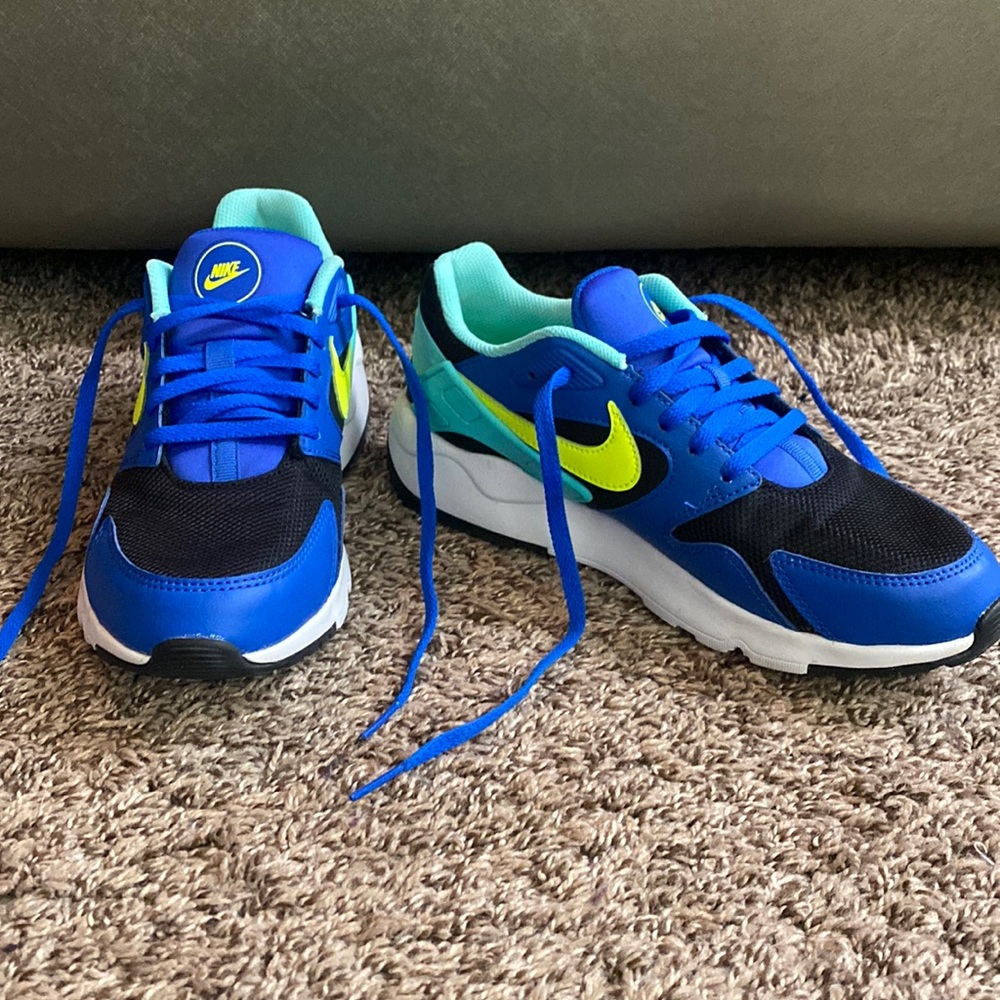 Nike size 7Y